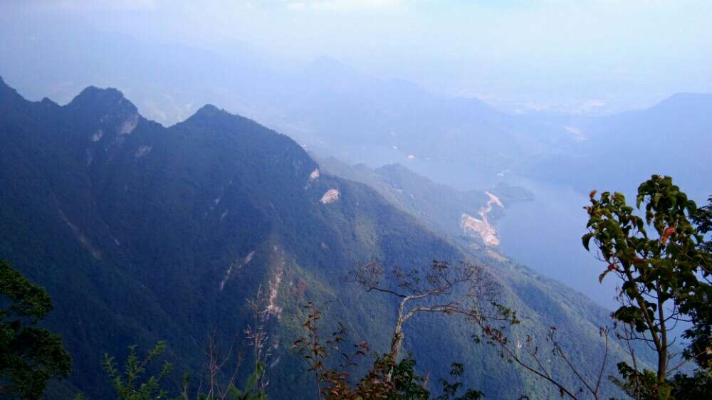 江油观雾山风光