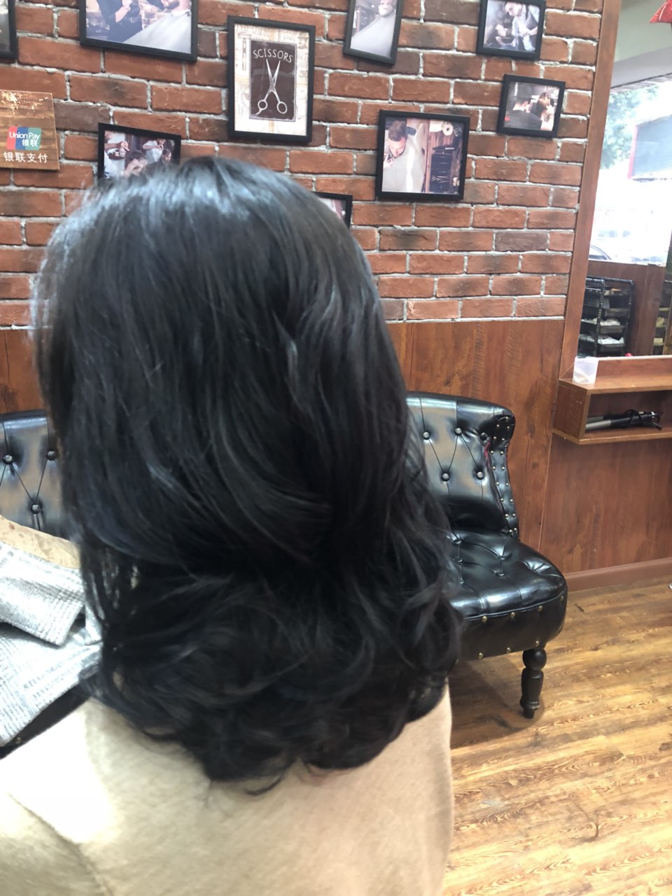 自然卷细软染过黑油的头发也能烫出这么美的效果!