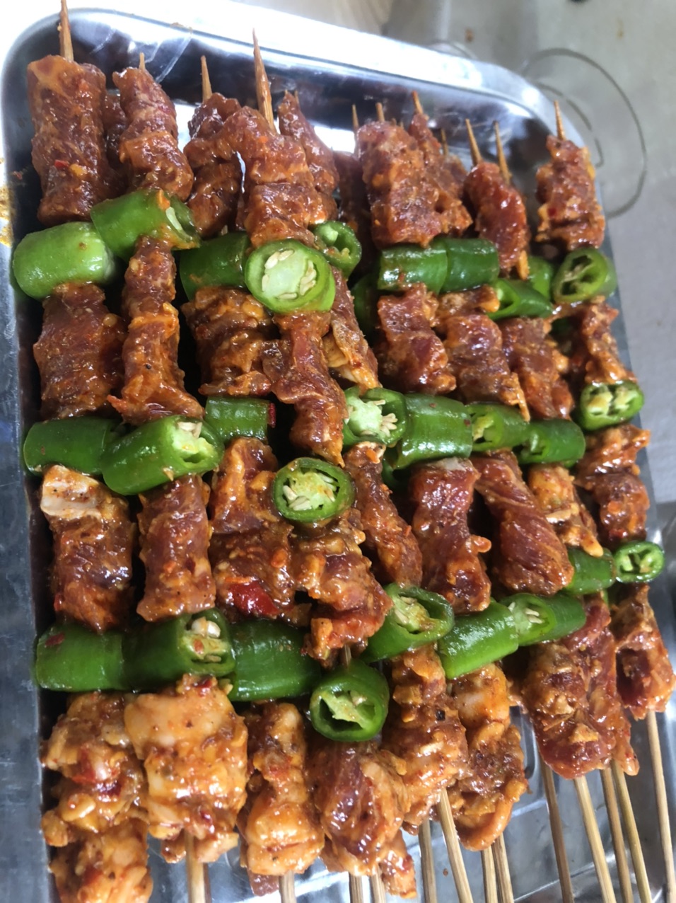 如果给你一个选择,你是吃手工串串儿还是吃冻货?